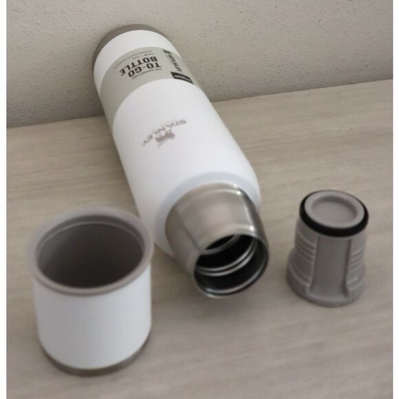 Stanley 1.4 QT / 44 OZ Unisex Frost White The Adventure To-Go Thermal Bottle - Picture 5 of 10